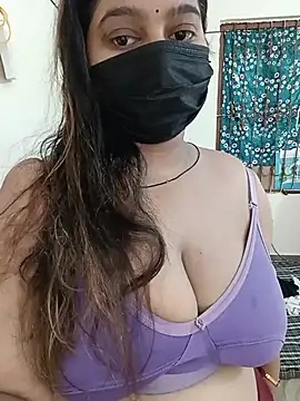 Snapshot of Aliya_Hott chatting on 07.22.26 Aliya Hott online show from 07.22.26