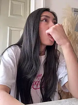 Bonny Eva online show from 05.05.26