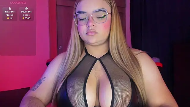 Snapshot of Celestemc_226 chatting on 04.15.26 Celestemc 226 online show from 04.15.26