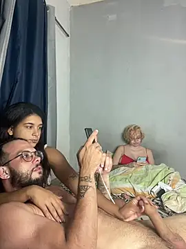 Snapshot of jonyboypriv chatting on 03.18.26 jonyboypriv online show from 03.18.26