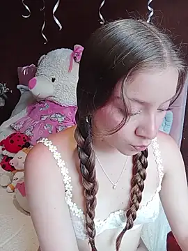 MimiSoftie online show from 04.07.26