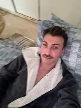 Snapshot of Aliiiix chatting on 03.18.26 Aliiiix online show from 03.18.26