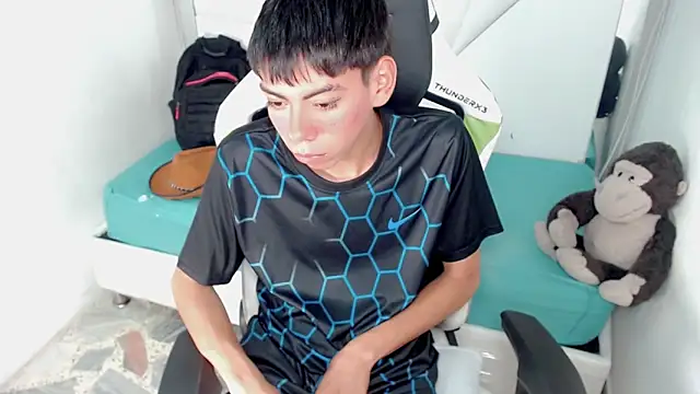 Liarr  online show from 02.25.26