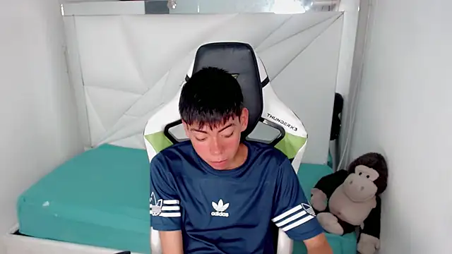 Liarr  online show from 02.26.26