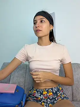 velvetluna  online show from 04.30.26