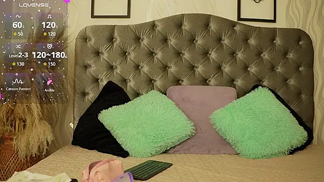 katt eyes  online show from 02.25.26