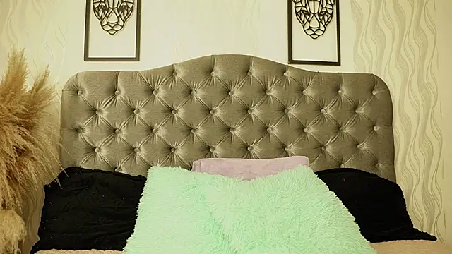 katt eyes  online show from 03.15.26