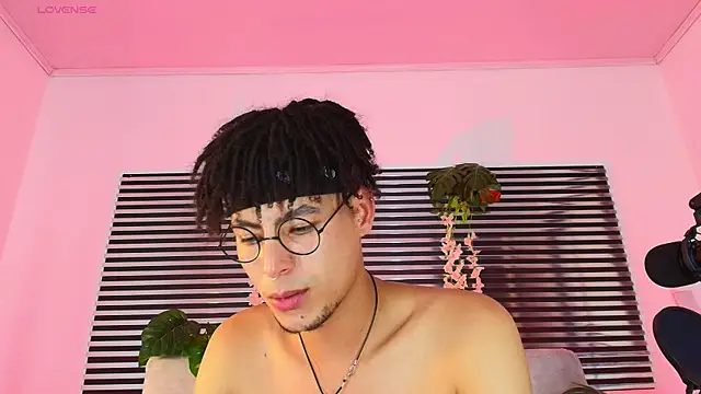 ThiiagoSaeenz online show from 06.06.26