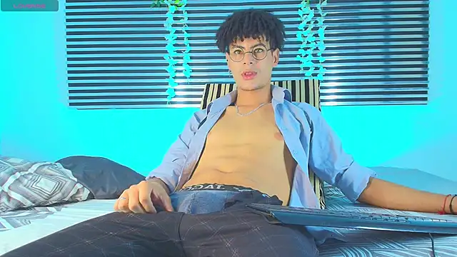 ThiiagoSaeenz online show from 08.03.26