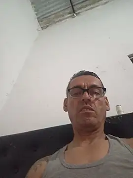 Carlos-0425 online show from 06.26.26