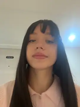 MiaTee online show from 05.05.26