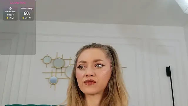 Snapshot of IrisLayne chatting on 03.13.26 IrisLayne online show from 03.13.26