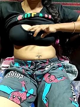 Snapshot of call_me_mouni099 chatting on 02.01.26 call me mouni099 online show from 02.01.26