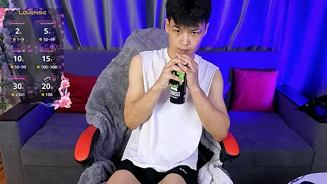 Snapshot of XanneLL chatting on 02.17.26 XanneLL online show from 02.17.26