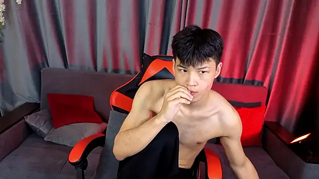 Snapshot of XanneLL chatting on 02.20.26 XanneLL online show from 02.20.26