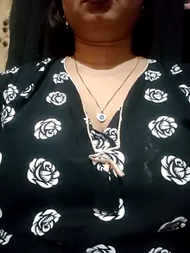 Snapshot of PARI51 chatting on 04.05.26 PARI51 online show from 04.05.26