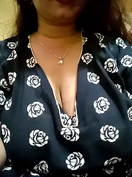 Snapshot of PARI51 chatting on 04.21.26 PARI51 online show from 04.21.26
