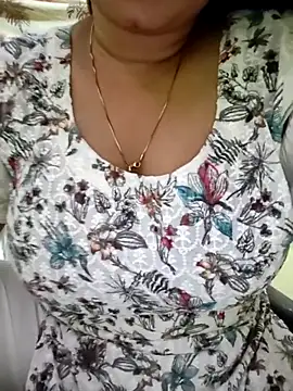 Snapshot of PARI51 chatting on 06.19.26 PARI51 online show from 06.19.26