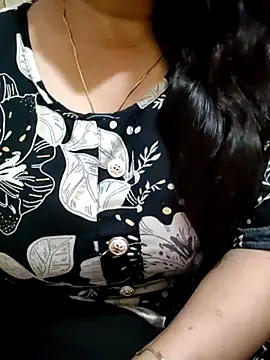 Snapshot of PARI51 chatting on 07.16.26 PARI51 online show from 07.16.26