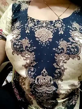 Snapshot of PARI51 chatting on 07.18.26 PARI51 online show from 07.18.26