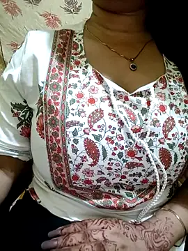 Snapshot of PARI51 chatting on 07.19.26 PARI51 online show from 07.19.26