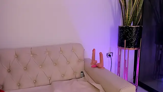 Snapshot of liorah_wolf chatting on 02.20.26 liorah wolf online show from 02.20.26