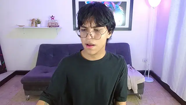 Snapshot of Maecum18 chatting on 02.19.26 Maecum18 online show from 02.19.26