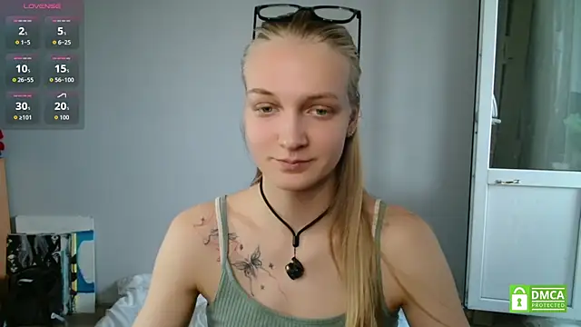 Snapshot of Alex-wer chatting on 06.12.26 Alex-wer online show from 06.12.26