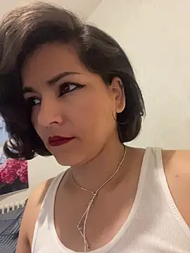 eva luz online show from 08.06.26