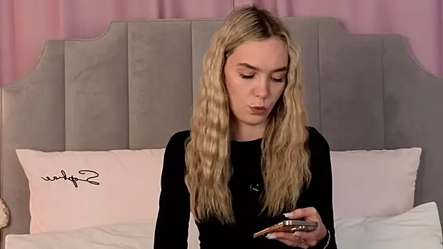 Snapshot of NikkiRyx chatting on 06.27.26 NikkiRyx online show from 06.27.26