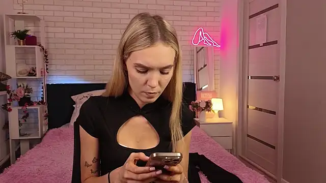 Snapshot of NikkiRyx chatting on 07.18.26 NikkiRyx online show from 07.18.26