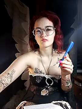 Snapshot of Persefoha chatting on 03.18.26 Persefoha online show from 03.18.26