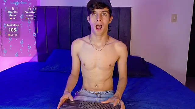 Snapshot of axxxel_twink chatting on 08.01.26 axxxel twink online show from 08.01.26