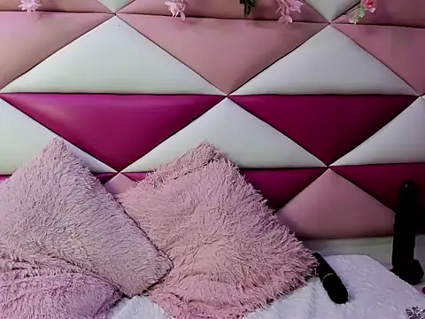 Luna Staar69 online show from 02.13.26