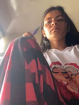 Snapshot of Esperanza_GS chatting on 04.27.26 Esperanza GS online show from 04.27.26