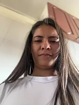 Snapshot of Esperanza_GS chatting on 04.28.26 Esperanza GS online show from 04.28.26