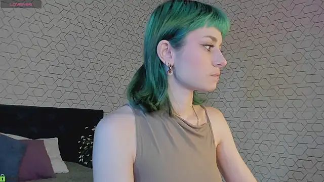 Scarle Whisper online show from 04.24.26