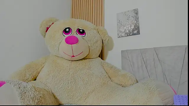 alix pretty18 online show from 03.22.26