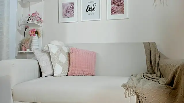 Mia Rosee1 online show from 04.28.26