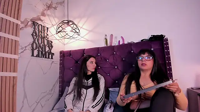 Snapshot of Valkiria-and-Dione chatting on 02.05.26 Valkiria-and-Dione online show from 02.05.26