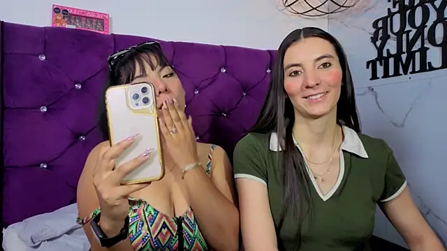 Snapshot of Valkiria-and-Dione chatting on 03.31.26 Valkiria-and-Dione online show from 03.31.26