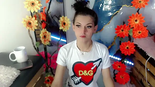 NathalialLooes online show from 06.10.26