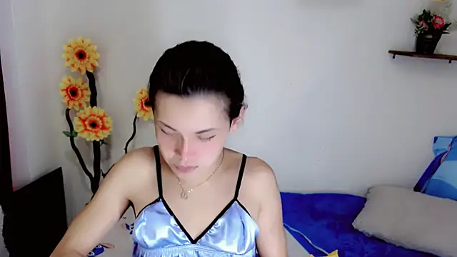 NathalialLooes online show from 06.19.26