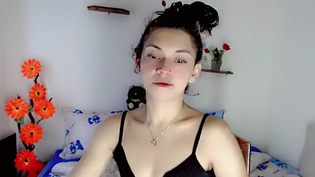 NathalialLooes online show from 06.22.26