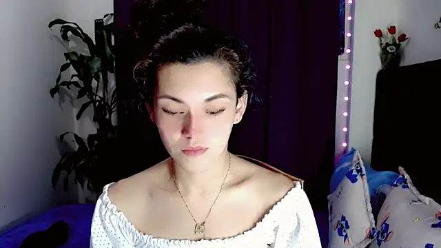 NathalialLooes online show from 07.17.26