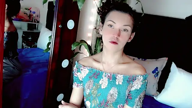 NathalialLooes online show from 07.28.26