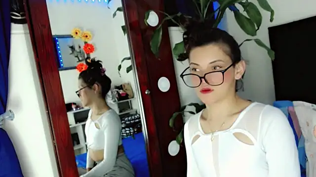 NathalialLooes online show from 08.02.26