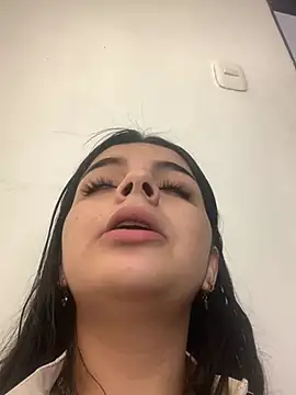 KarelyMitchel online show from 05.04.26