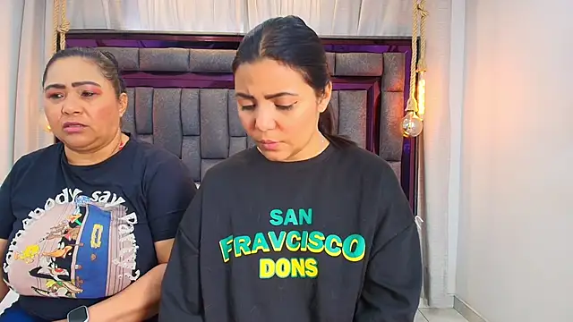 Karina Mendoza online show from 04.22.26