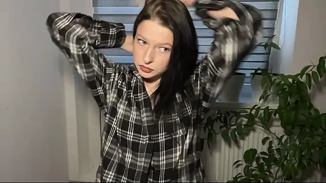 Sarahsolara online show from 03.02.26